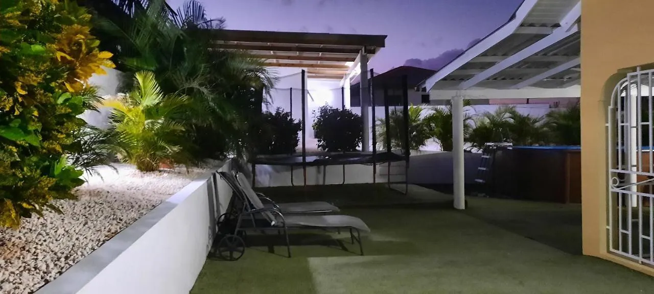 Villa Mila With Pool Willemstad