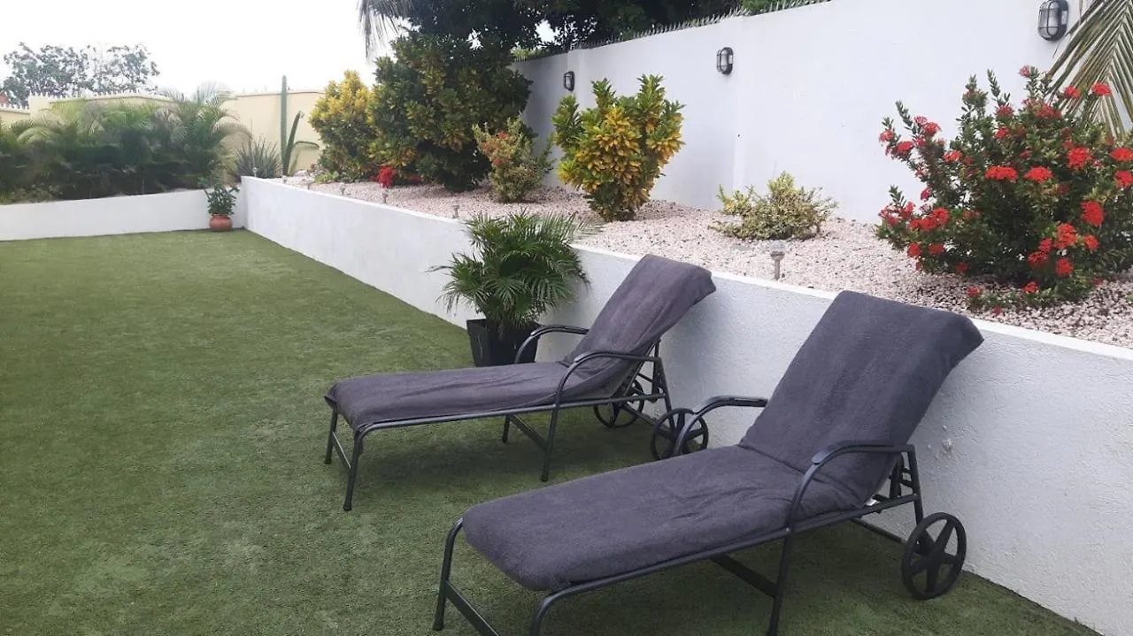 Villa Mila With Pool Willemstad